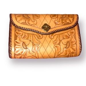 Vintage Leather clutch sz. Medium